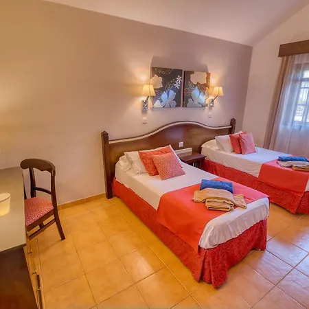 Ona Casitas Aparthotel 4*